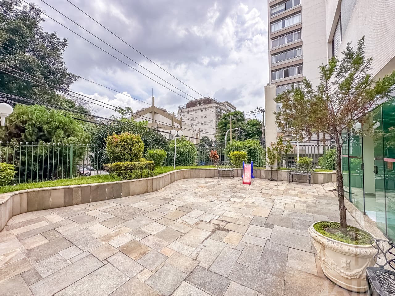 Apartamento de 3 dormitórios na R MONTE ALEGRE — Perdizes, São Paulo - foto 2