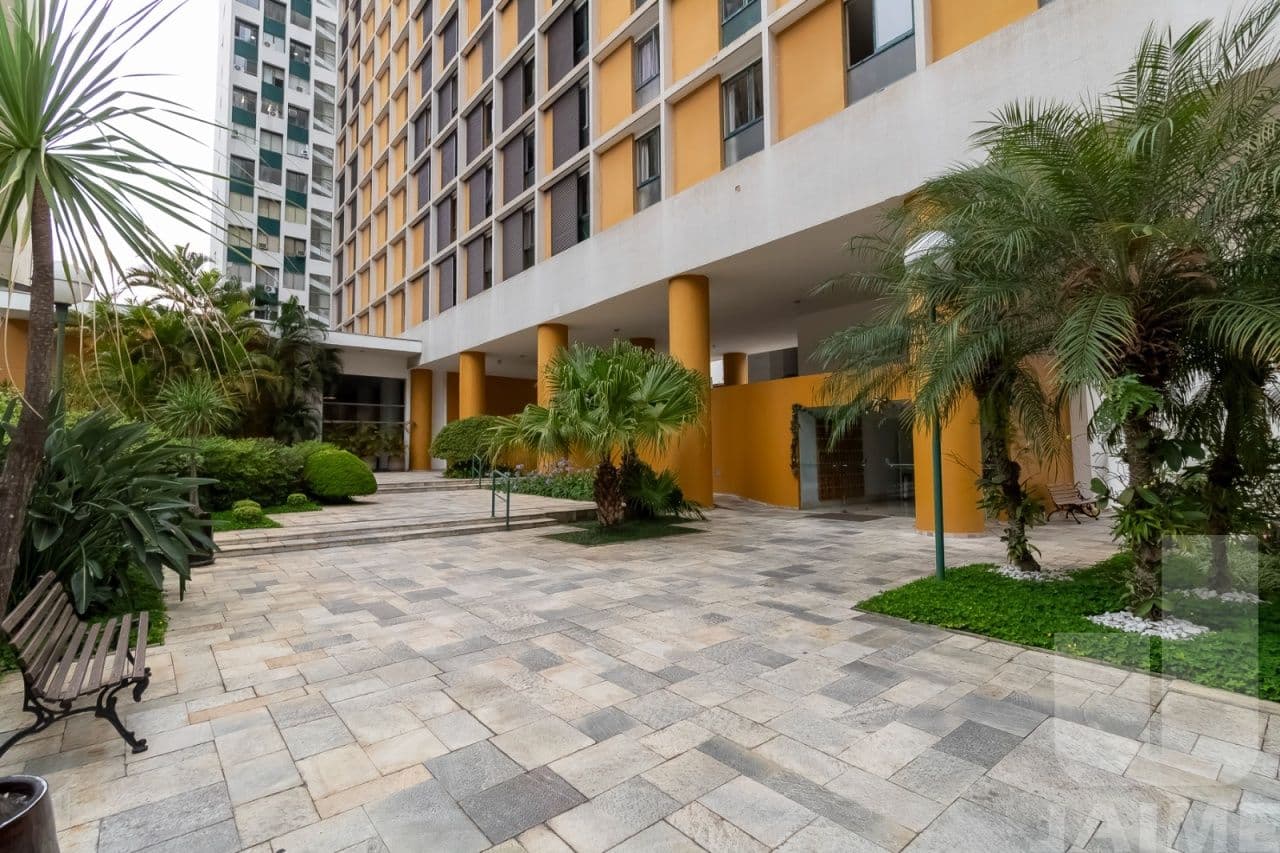 Apartamento de 3 dormitórios na R Santa Branca — Bela Vista, São Paulo