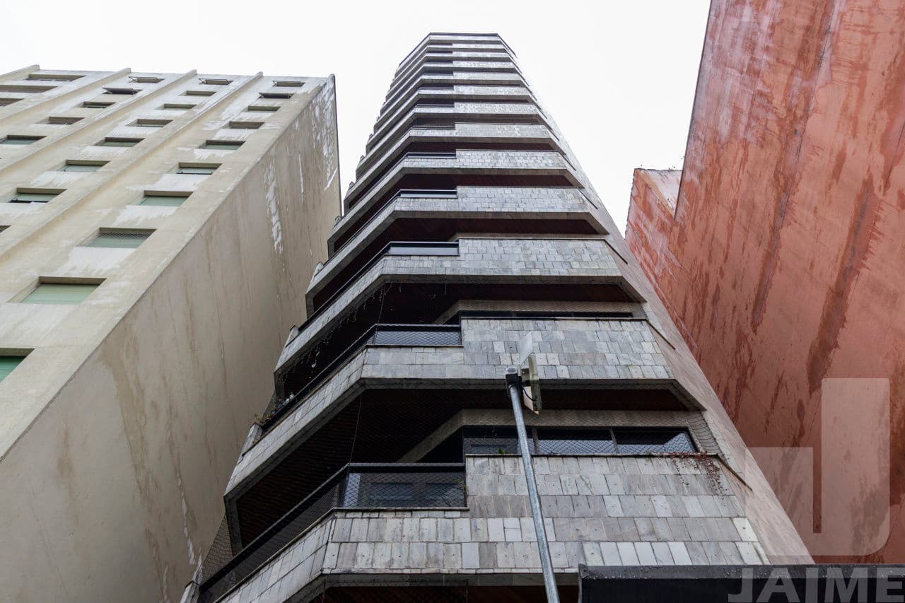 Apartamento de 4 dormitórios na R CAYOWAÁ — Perdizes, São Paulo