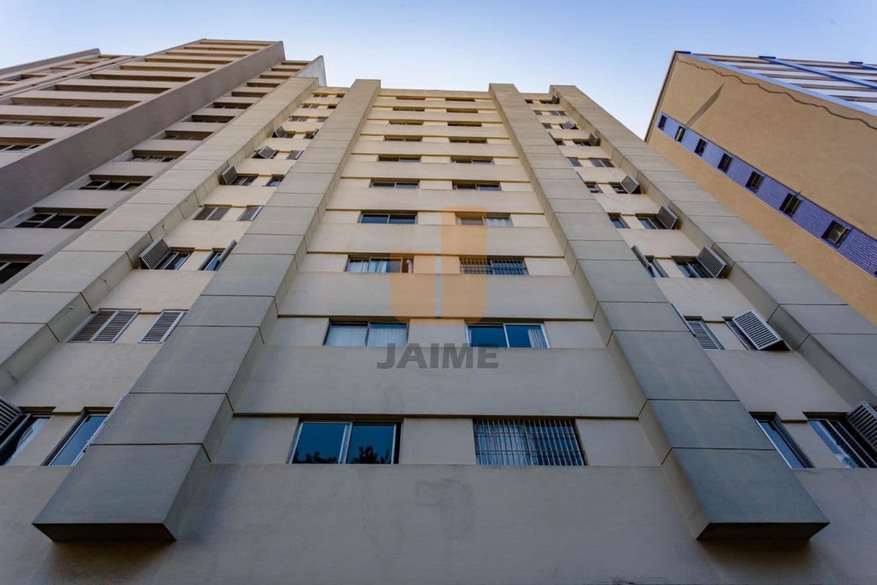 Apartamento de 3 dormitórios na R CAYOWAÁ — Sumaré, São Paulo