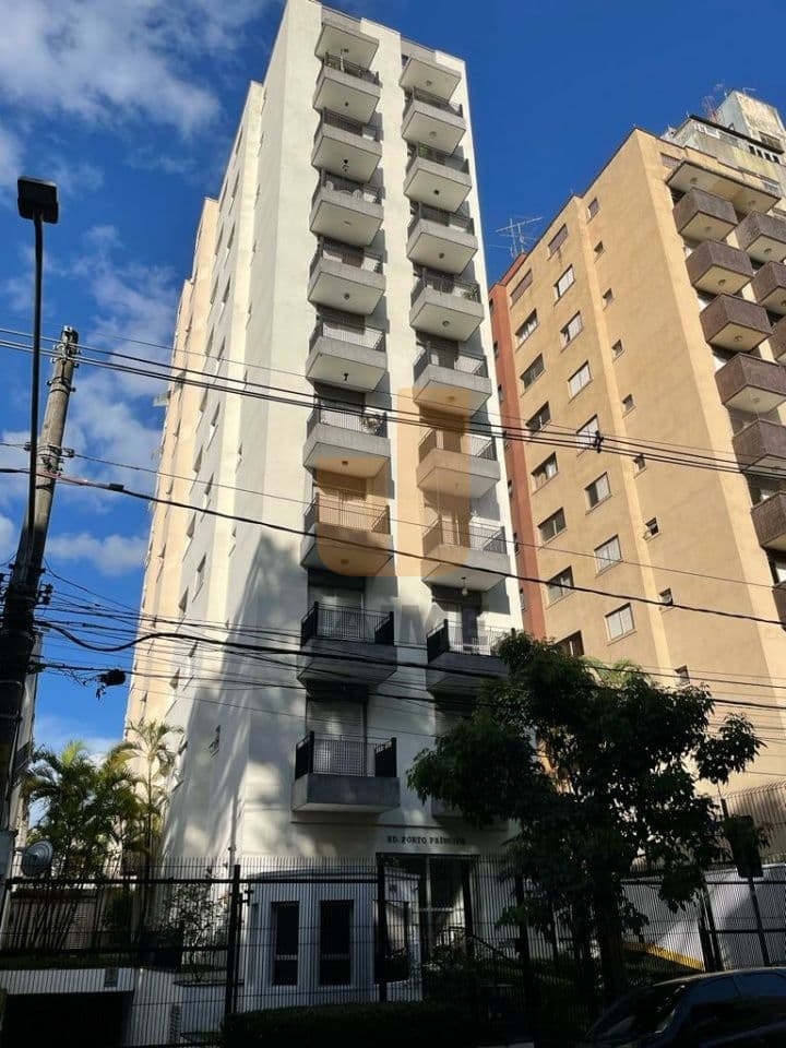 Apartamento de 2 dormitórios na R VITORINO CARMILO — Barra Funda, São Paulo