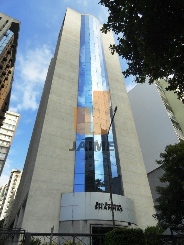 Comercial na R DOUTOR ALBUQUERQUE LINS — Higienópolis, São Paulo
