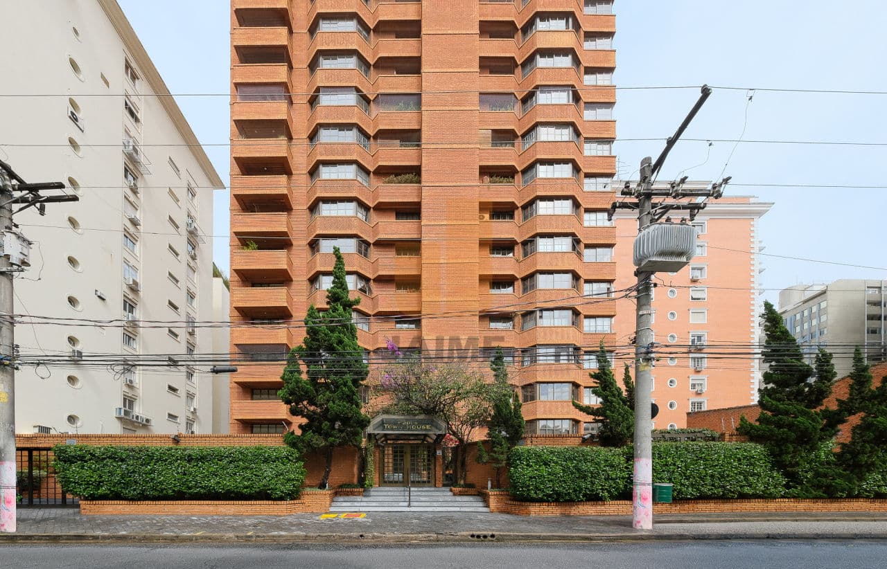 Apartamento de 3 dormitórios na R Barão de Capanema — Cerqueira César, São Paulo