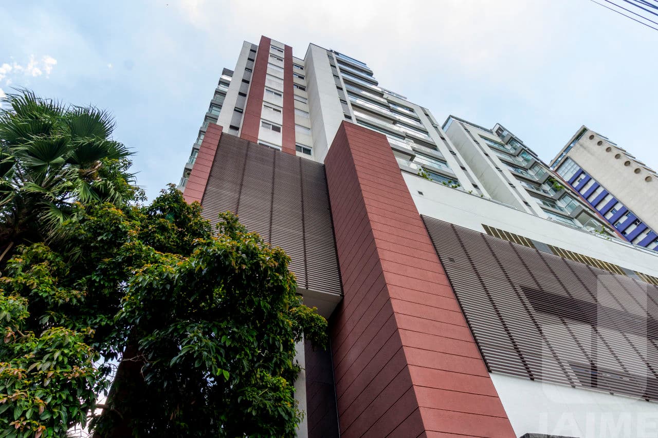 Apartamento de 2 dormitórios na R Paris — Sumaré, São Paulo