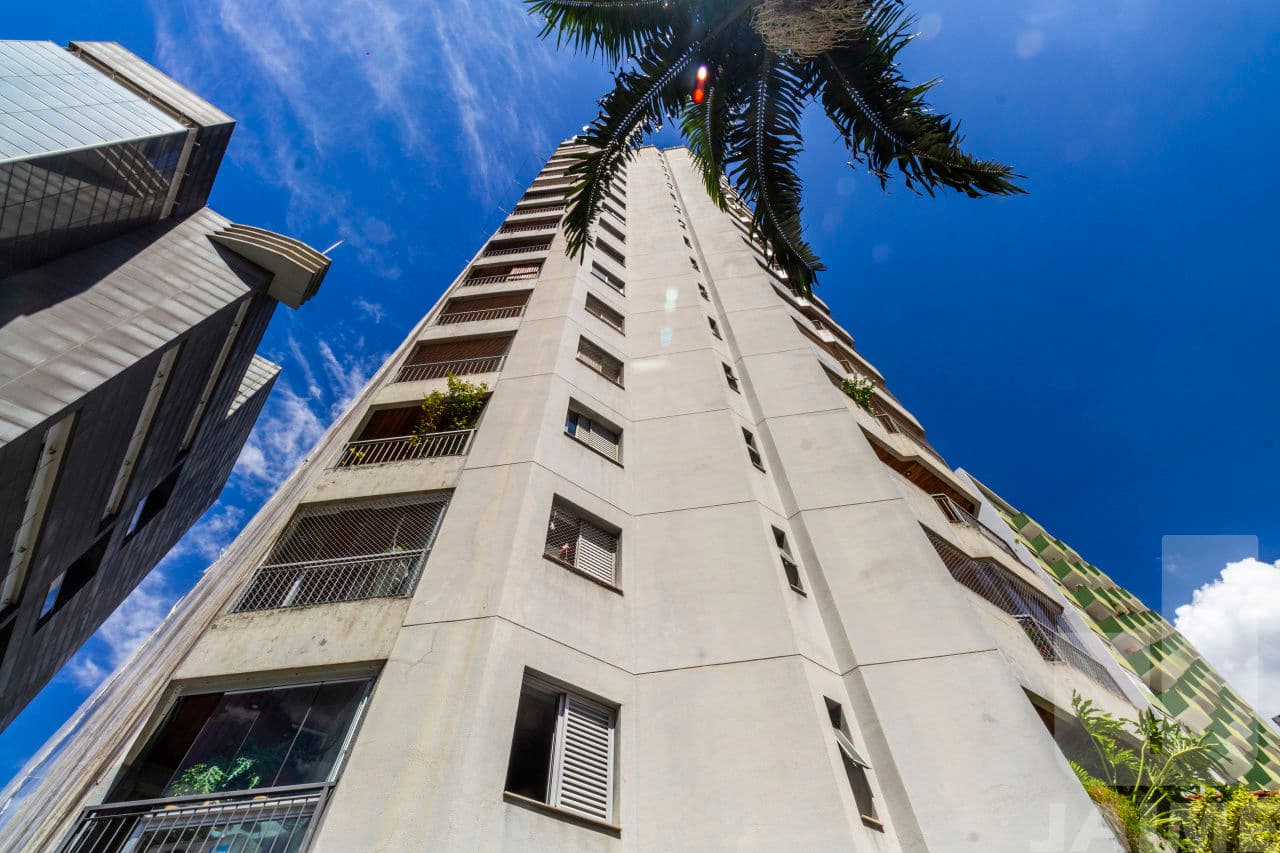 Apartamento de 3 dormitórios na R Oscar Freire — Pinheiros, São Paulo
