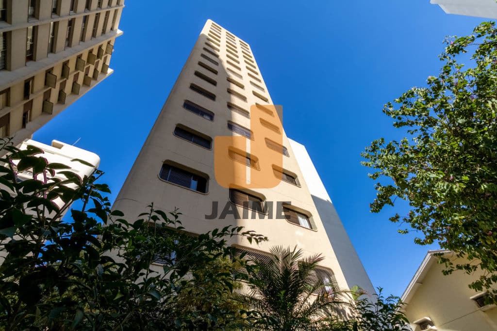 Apartamento de 3 dormitórios na R Tuim — Moema, São Paulo