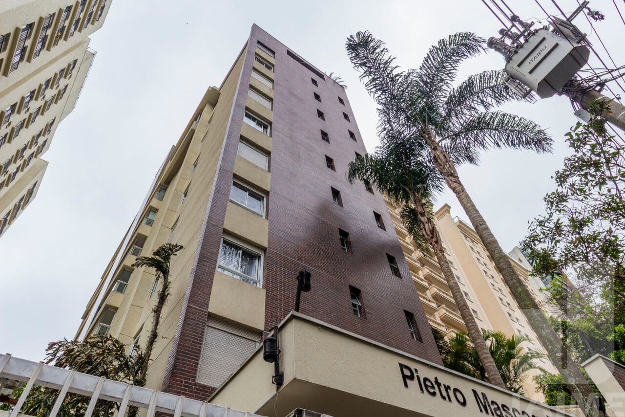 Apartamento de 4 dormitórios na R Manoel da Nóbrega — Paraíso, São Paulo