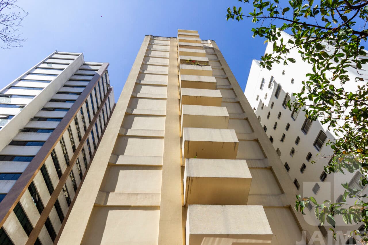 Apartamento de 3 dormitórios na R Pamplona — Jardim Paulista, São Paulo