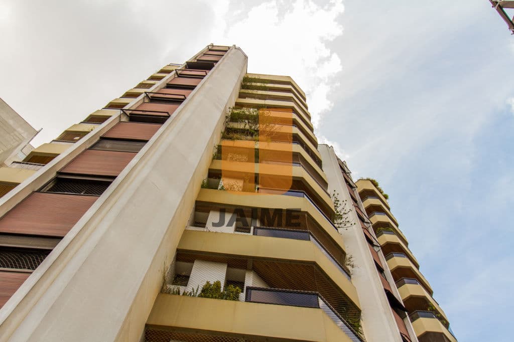 Apartamento de 4 dormitórios na R CAYOWAÁ — Sumaré, São Paulo