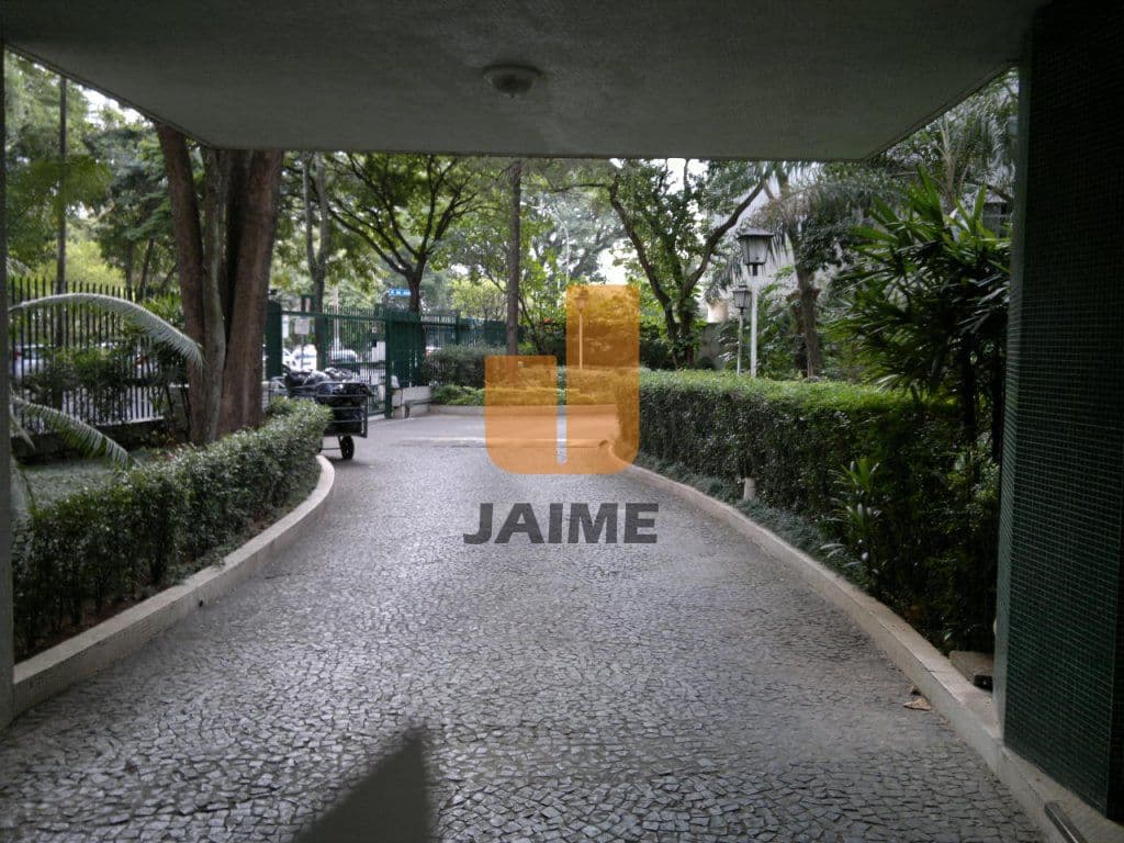 Apartamento de 5 dormitórios na AV Higienópolis — Higienópolis, São Paulo