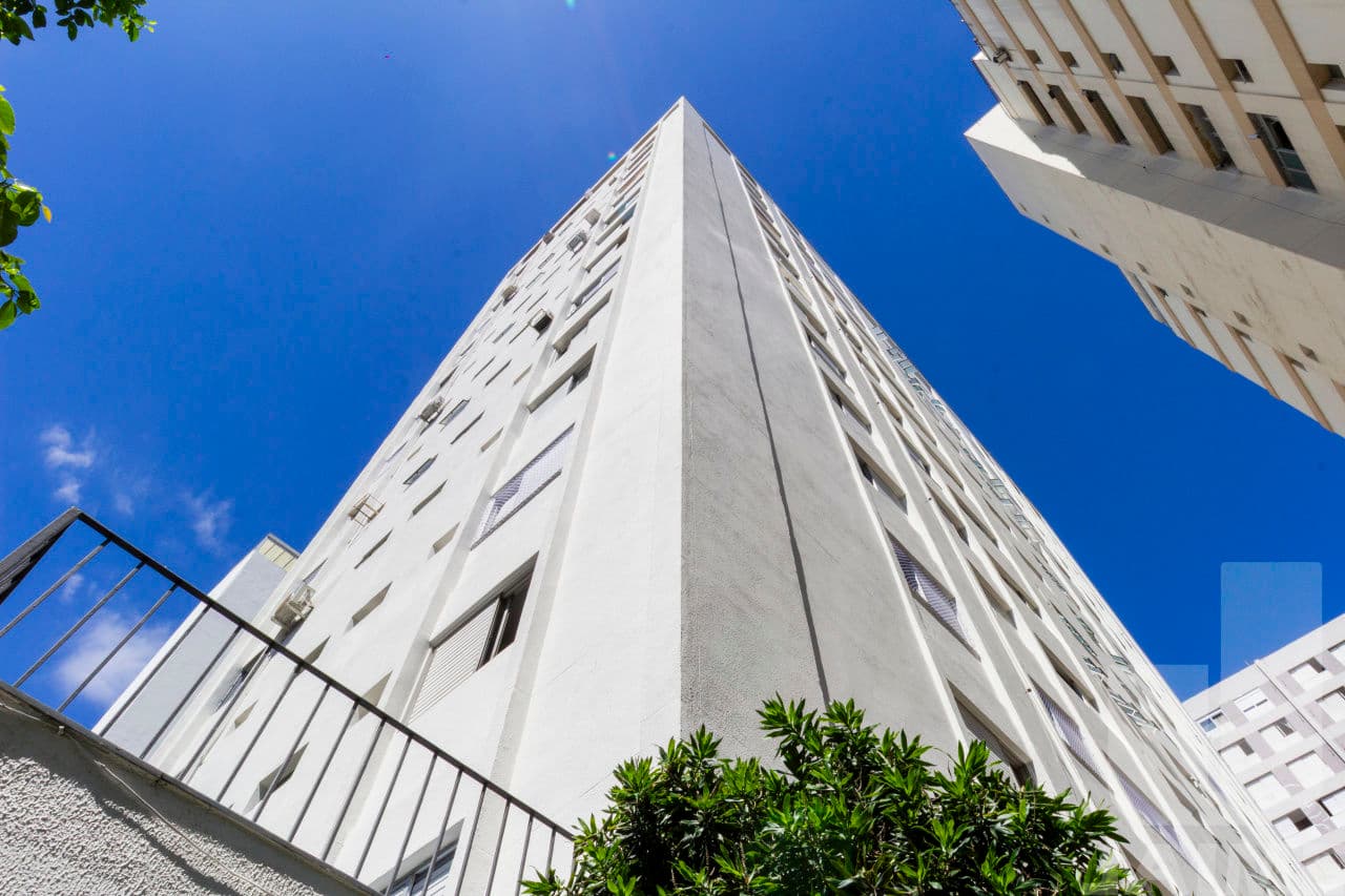 Apartamento de 3 dormitórios na R JOÃO MOURA — Pinheiros, São Paulo