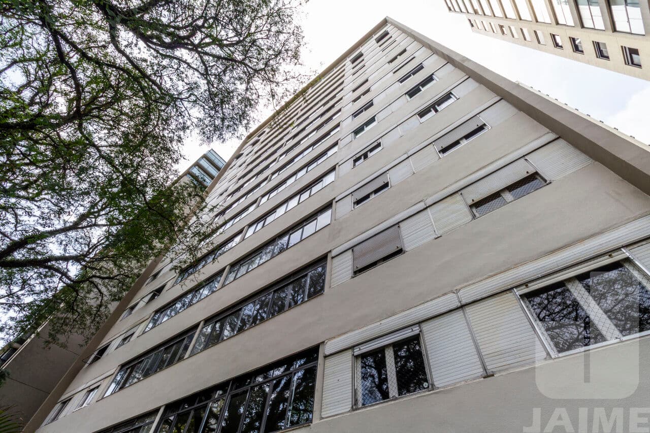 Apartamento de 3 dormitórios na R BATATAES — Jardim Paulista, São Paulo