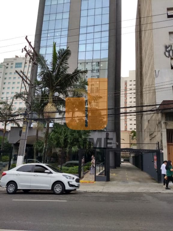Comercial na R TEODORO SAMPAIO — Pinheiros, São Paulo