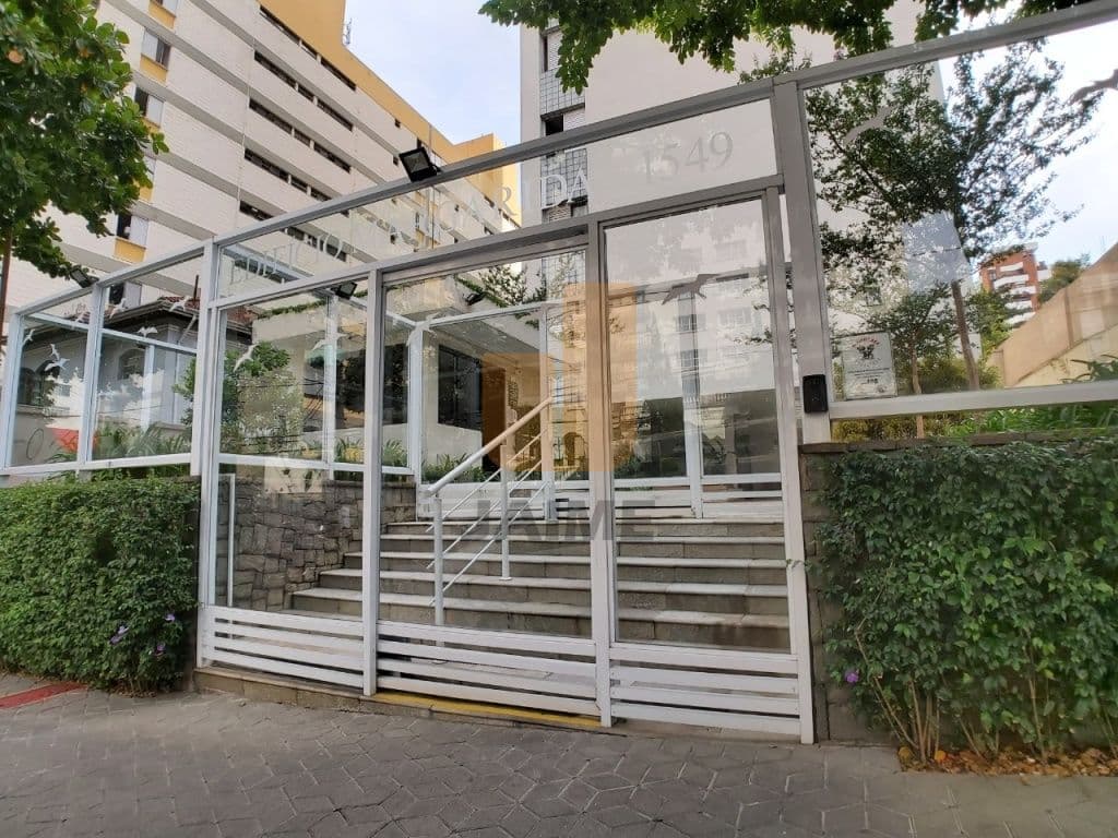 Apartamento de 3 dormitórios na R OSCAR FREIRE — Pinheiros, São Paulo