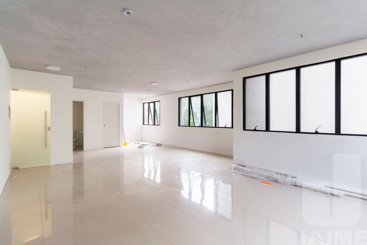Comercial na R Conselheiro Brotero — Higienópolis, São Paulo