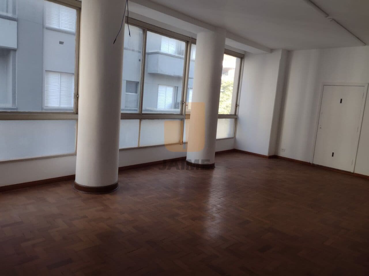 Comercial de 1 dormitório na LARGO Do Paissandu — Centro, São Paulo