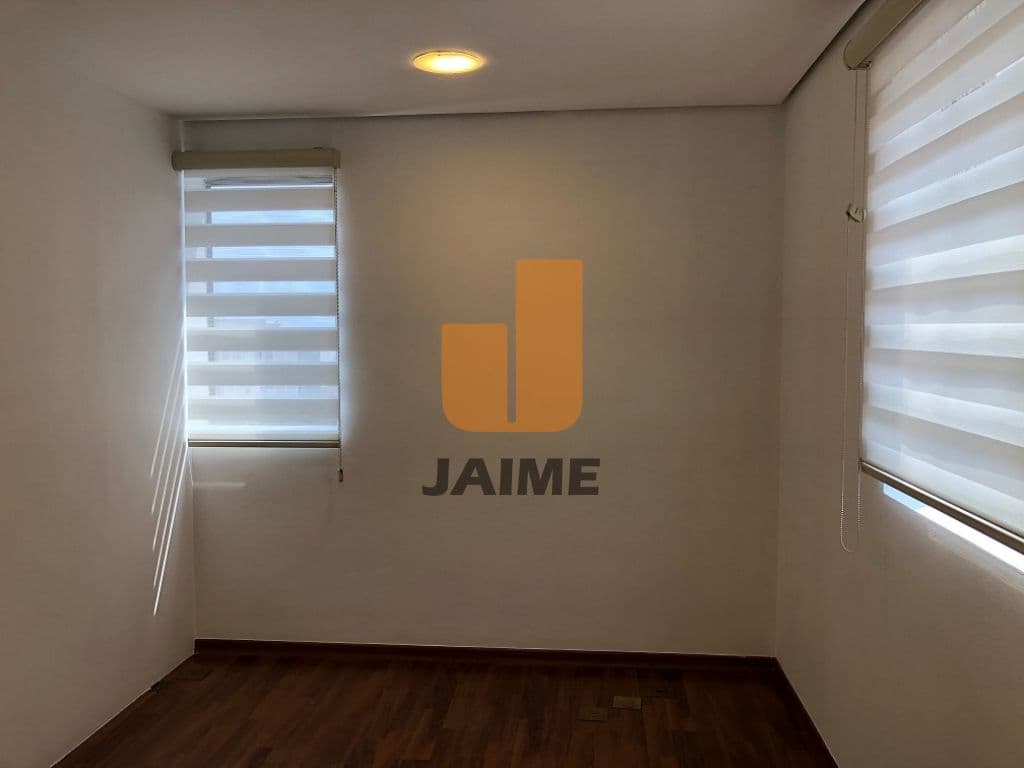 Comercial na R HADDOCK LOBO — Cerqueira César, São Paulo