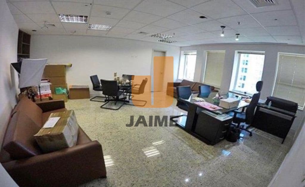 Comercial de 4 dormitórios na AV Sílvio Sciumbata — Interlagos, São Paulo