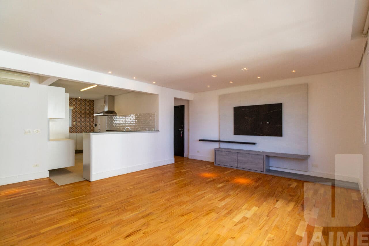 Apartamento de 3 dormitórios na R BAHIA — Higienópolis, São Paulo