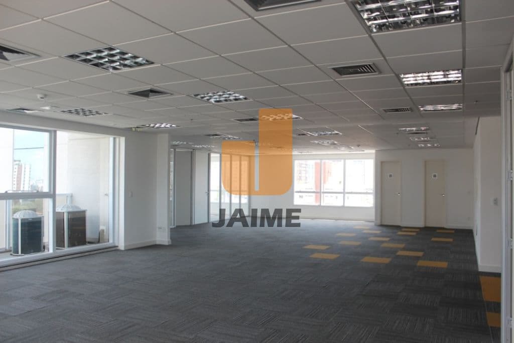 Comercial na R Cardeal Arcoverde — Pinheiros, São Paulo