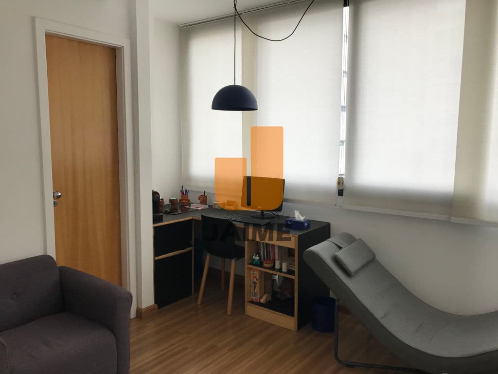 Comercial na R Tupi — Santa Cecília, São Paulo