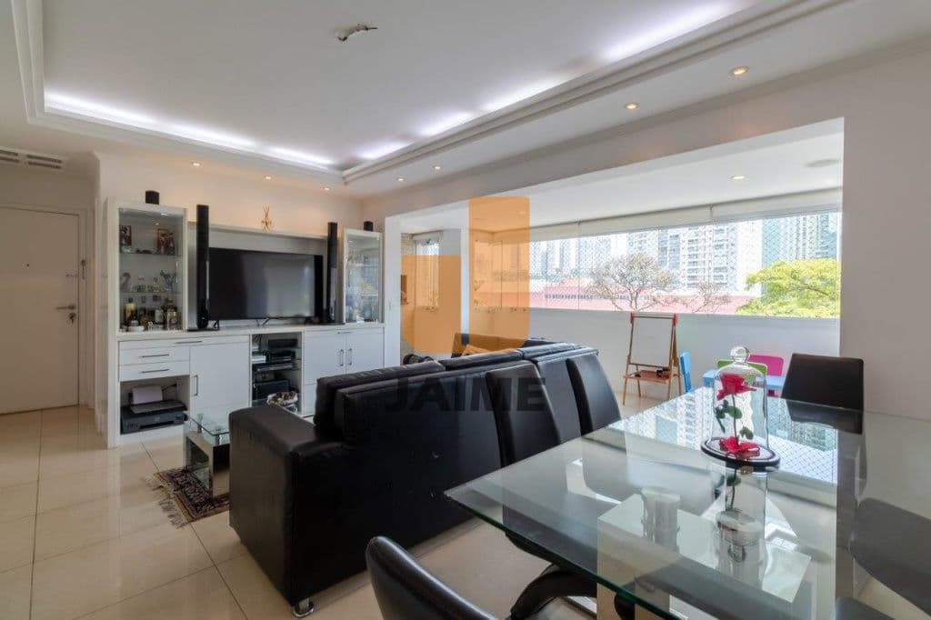 Apartamento de 4 dormitórios na R Nova Independência — Jardim Ana Estela, São Paulo