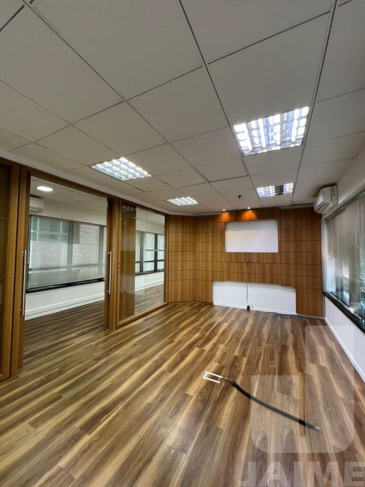 Comercial em Consolação