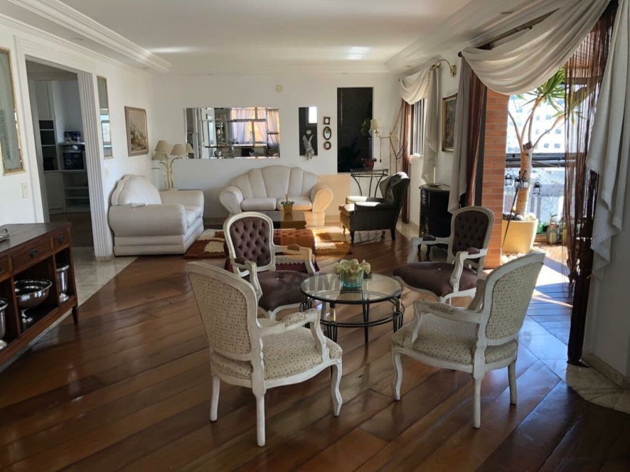 Apartamento de 4 dormitórios na R Francisca Júlia — Santana, São Paulo