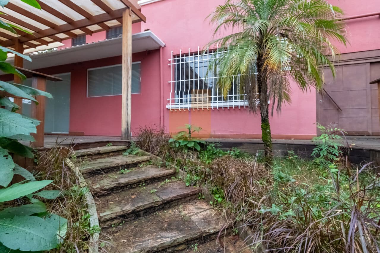 Comercial na R Itápolis — Pacaembu, São Paulo