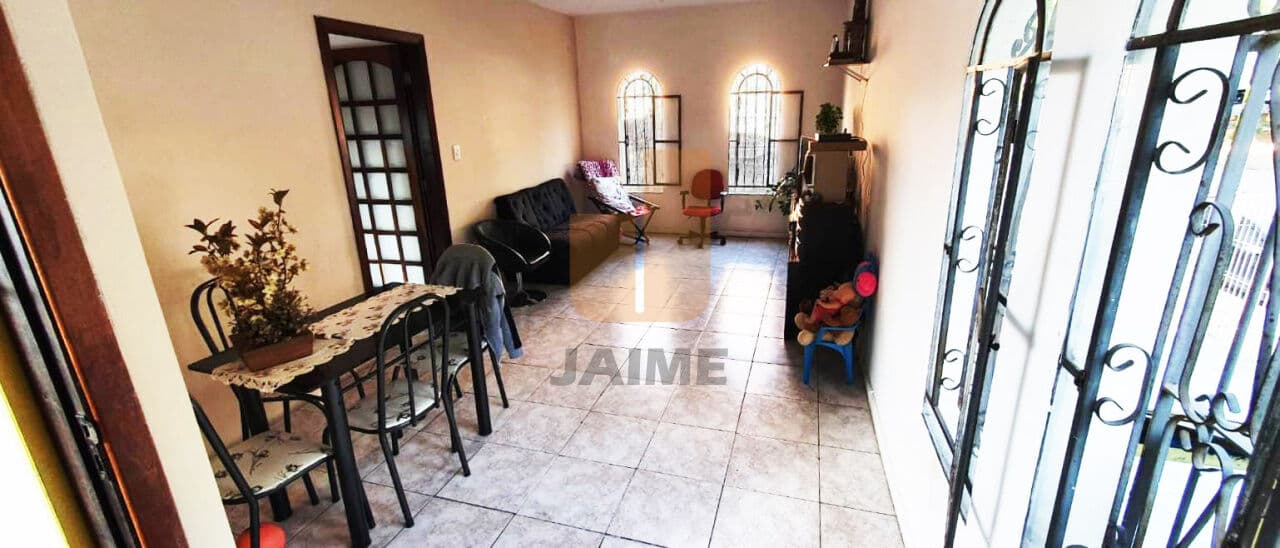 Casa de 6 dormitórios na R Barcelona — Jaguaré, São Paulo