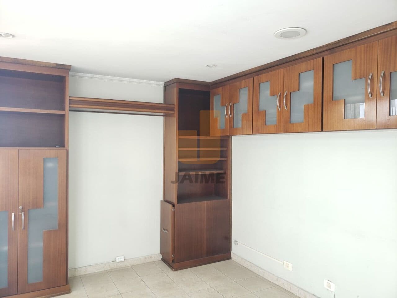 Comercial na R ITACOLOMI — Higienópolis, São Paulo