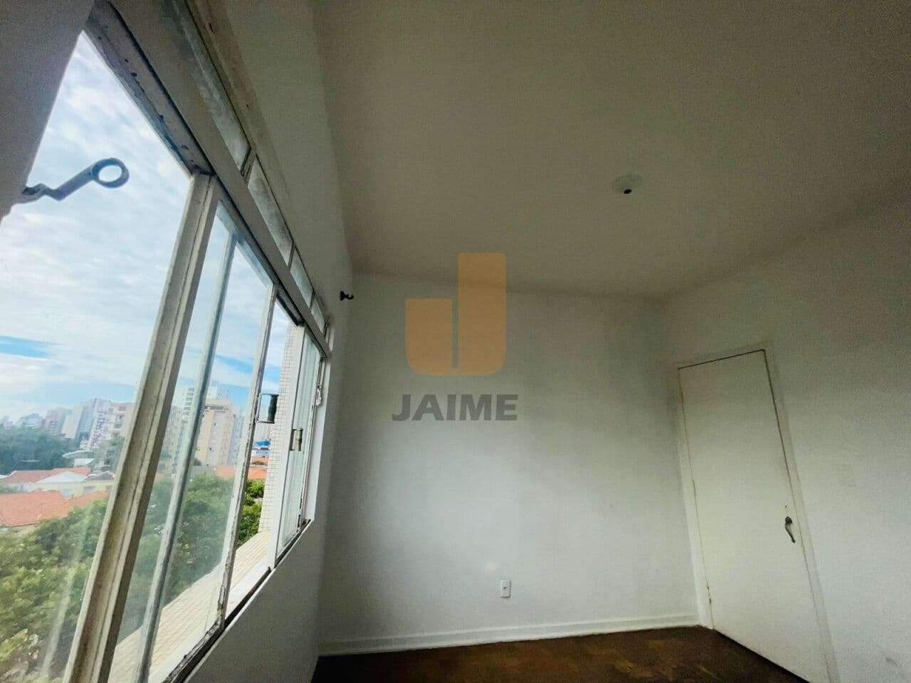 Apartamento de 2 dormitórios na R Pitangueiras — Mirandópolis, São Paulo