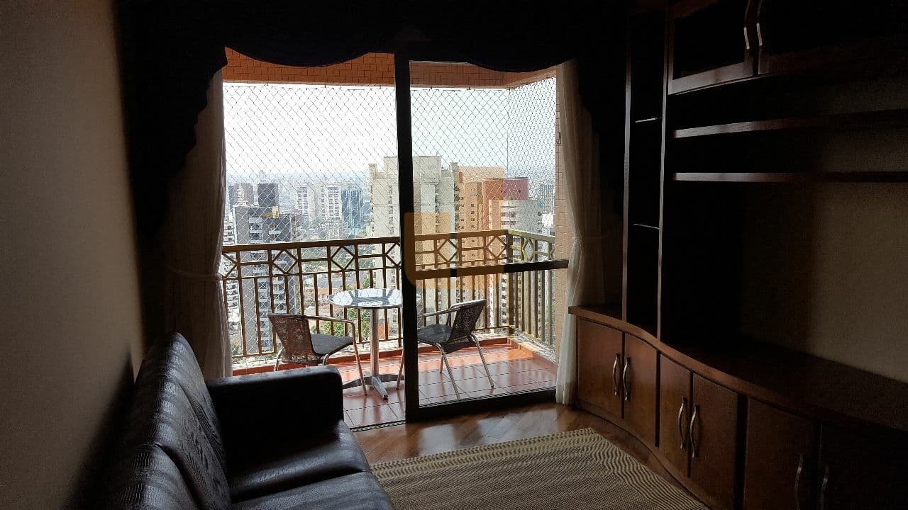 Apartamento de 3 dormitórios na R Haddock Lobo — Vila Bastos, São Paulo