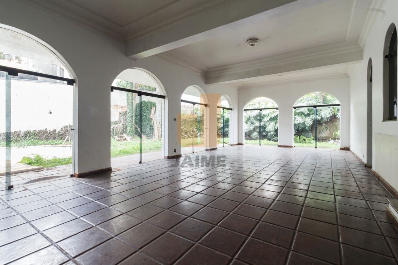 Casa de 3 dormitórios na R Heitor de Morais — Pacaembu, São Paulo - foto 2