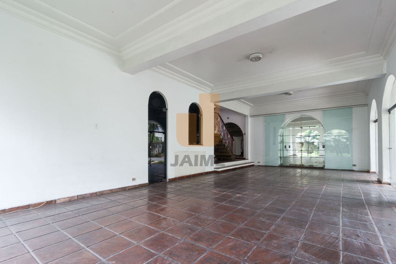 Casa de 3 dormitórios na R Heitor de Morais — Pacaembu, São Paulo - foto 4