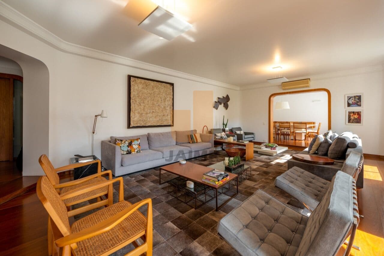 Apartamento de 3 dormitórios na R Lourenço de Almeida — Vila Nova Conceição, São Paulo - foto 2