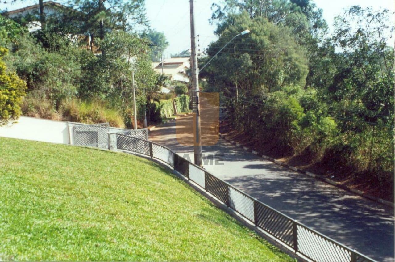 Casa de 4 dormitórios na R Das Camélias — Arujá, São Paulo - foto 2