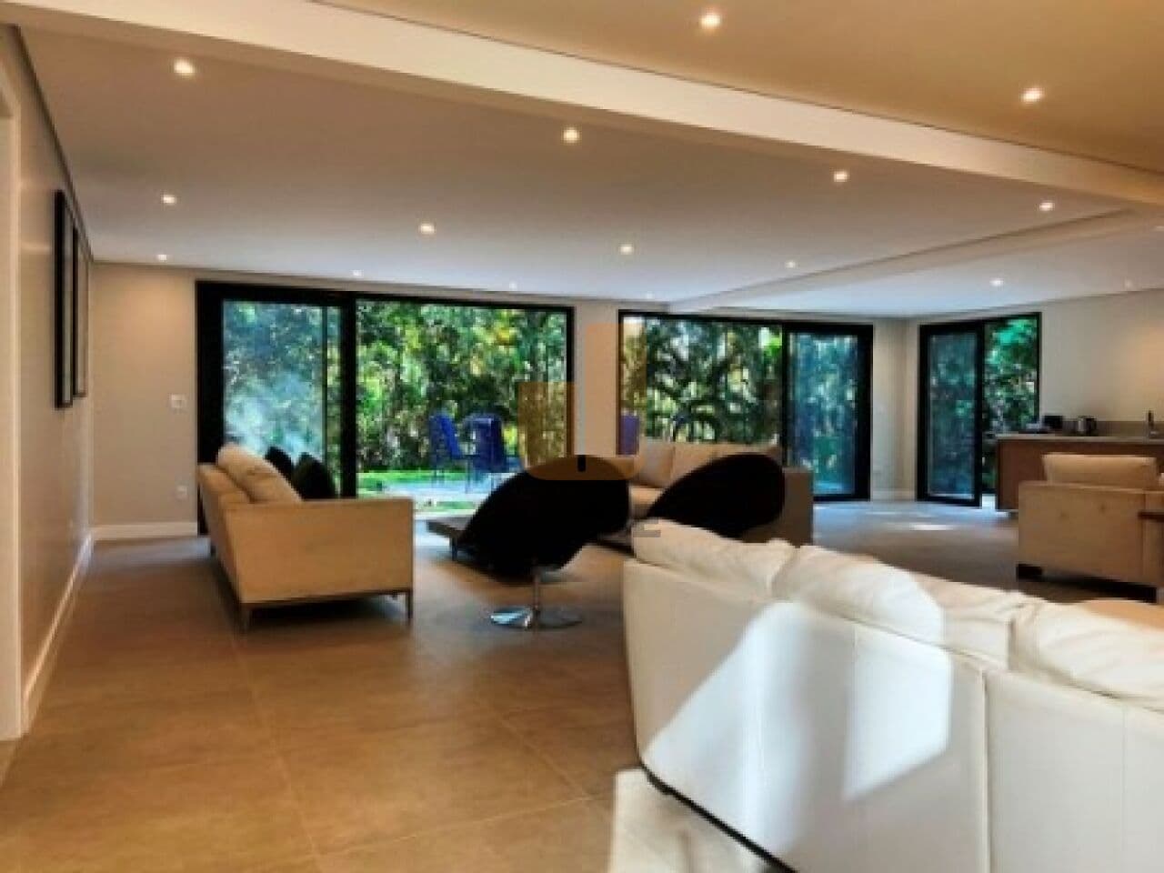 Casa de 3 dormitórios na AV Azaléias — Estância Parque de Atibaia, São Paulo