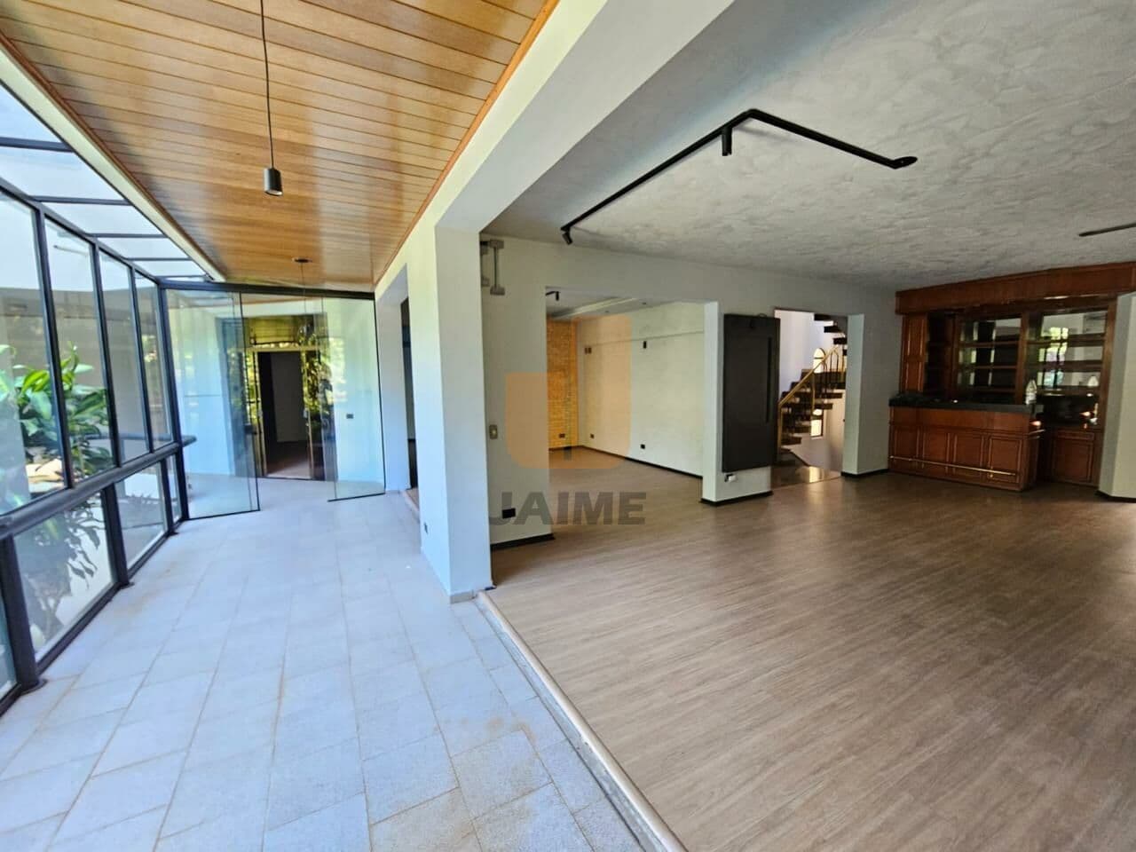 Casa de 8 dormitórios na R Irmão Gonçalo — Jardim das Bandeiras, São Paulo