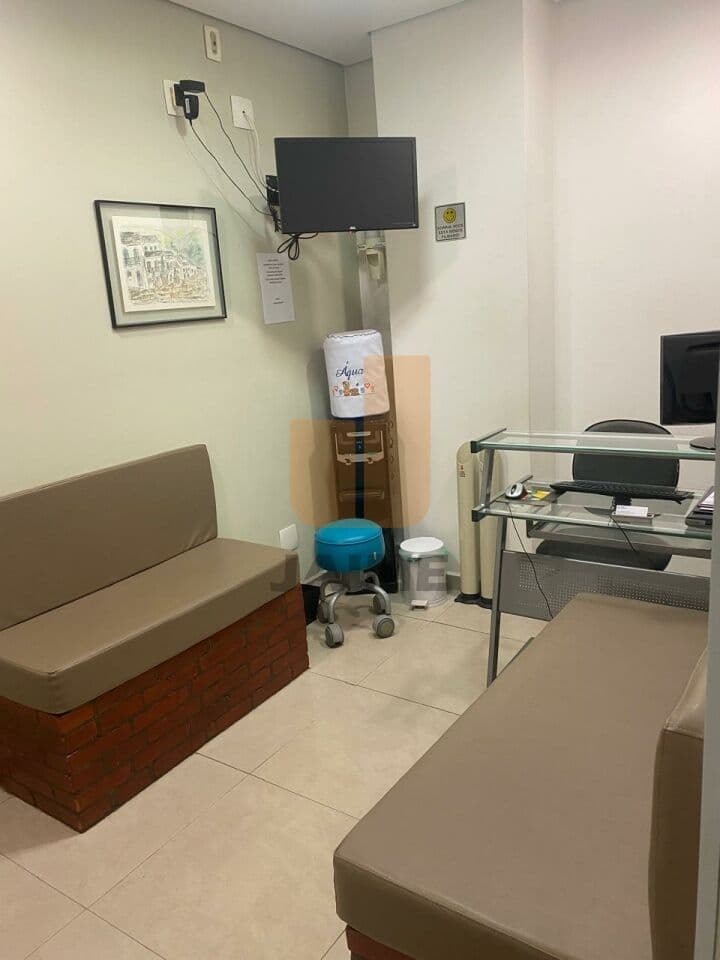 Comercial na R MATO GROSSO — Higienópolis, São Paulo