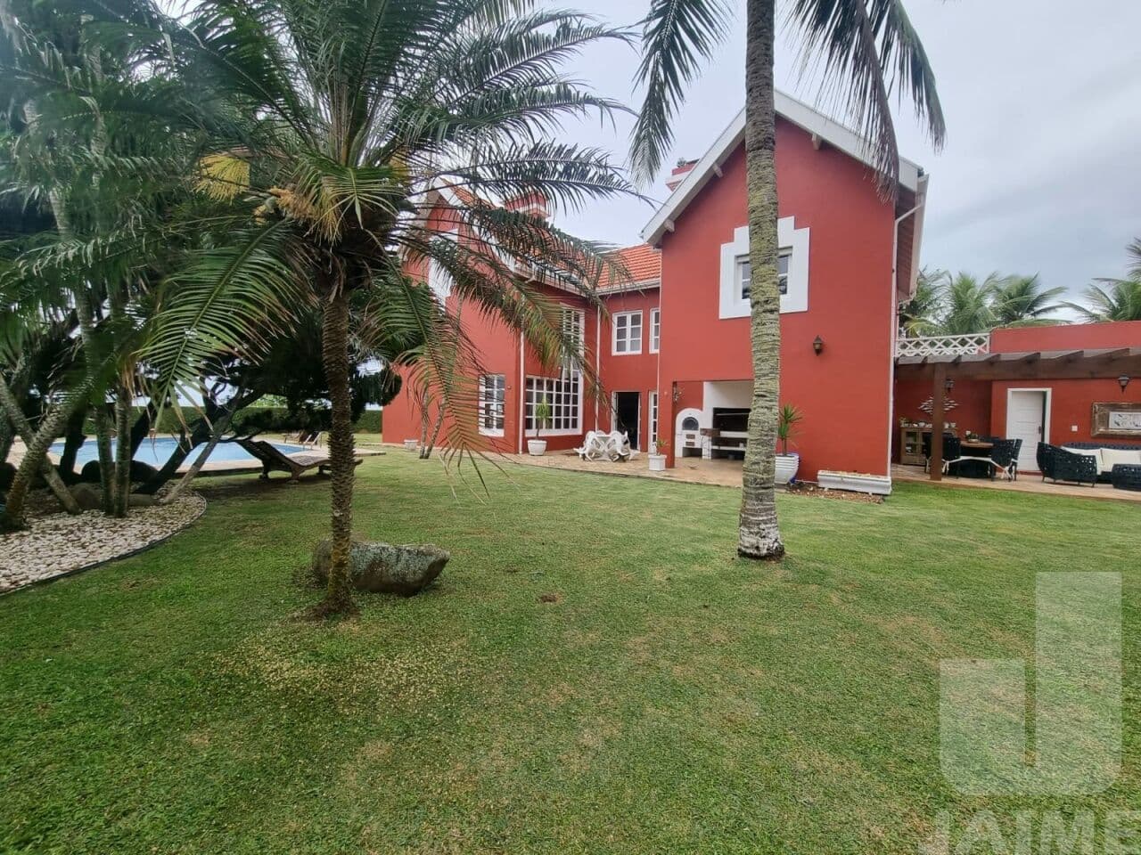 Casa de 4 dormitórios na R José Ferreira da Rocha — Jardim Imperador, São Paulo