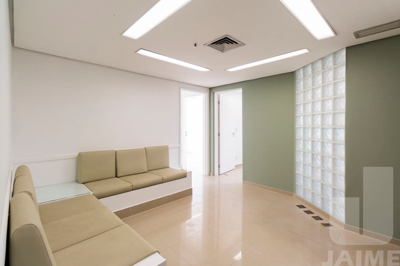 Comercial na R Conselheiro Brotero — Higienópolis, São Paulo