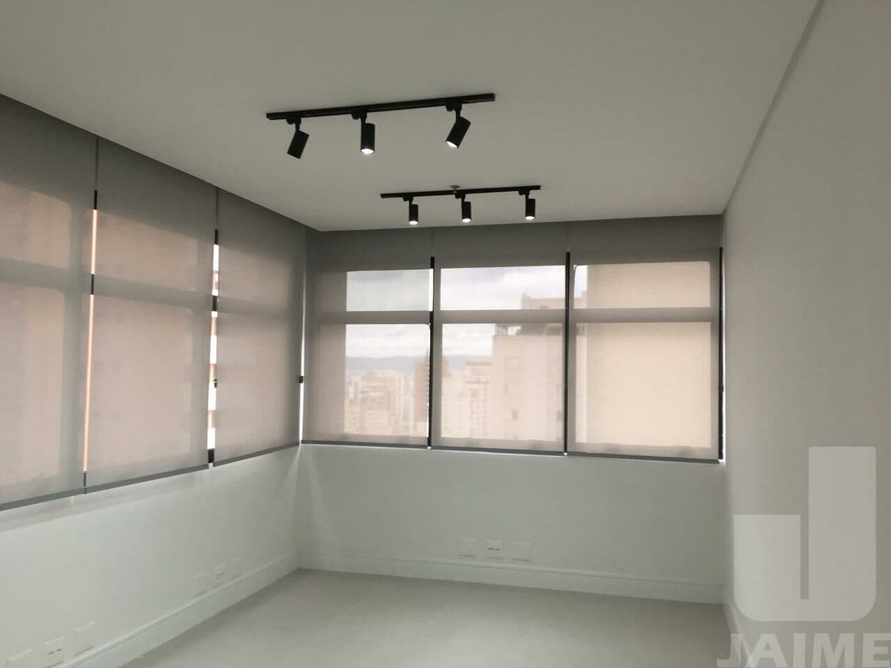 Comercial na R Piracuama — Perdizes, São Paulo