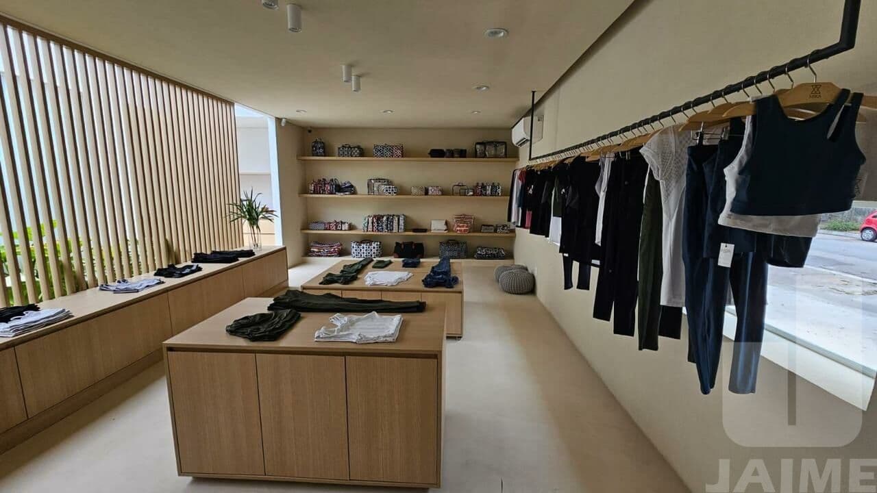Comercial na R Paraopeba — Pinheiros, São Paulo