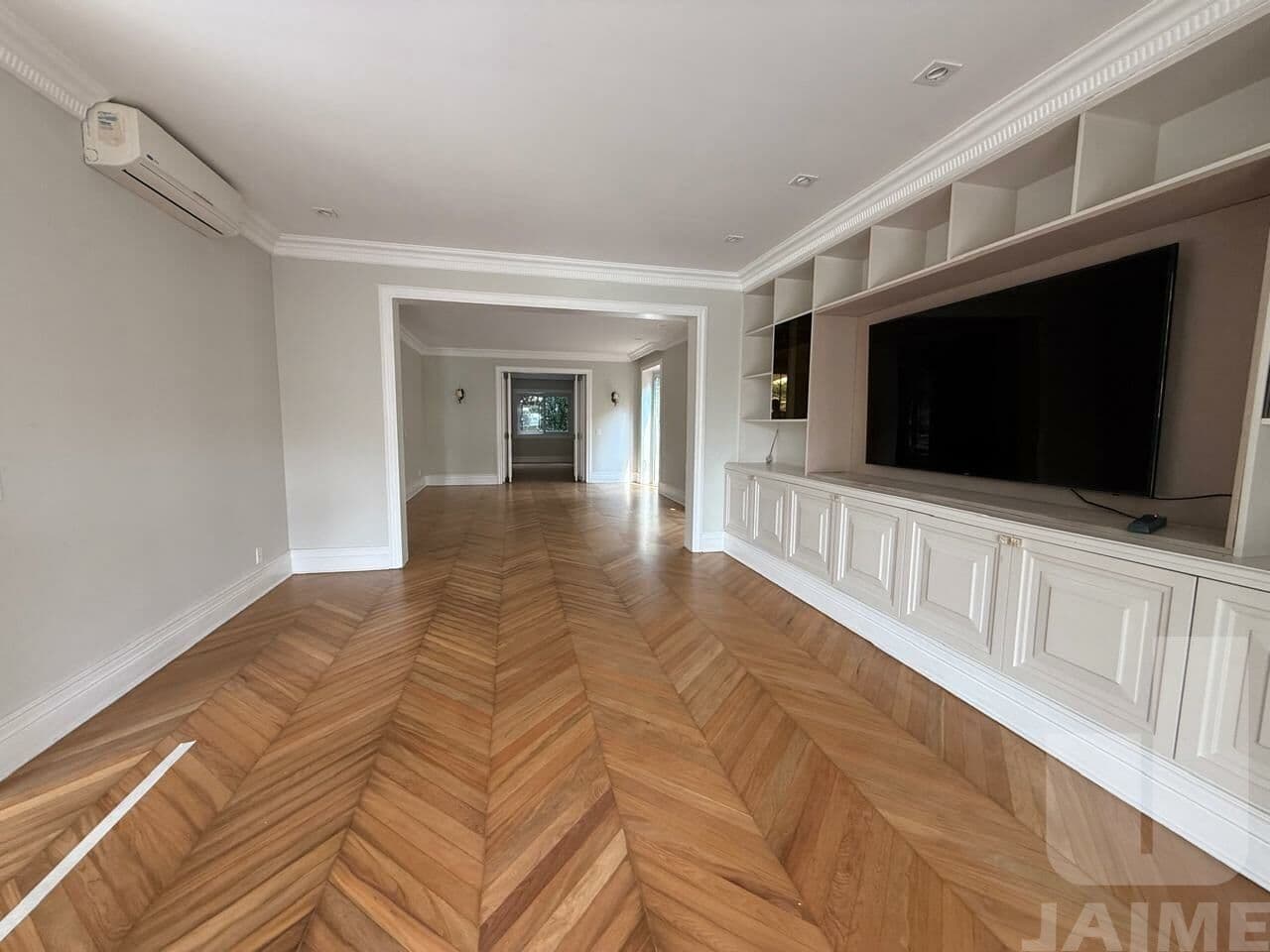 Casa de 4 dormitórios na R Ubatuba — Pacaembu, São Paulo - foto 2