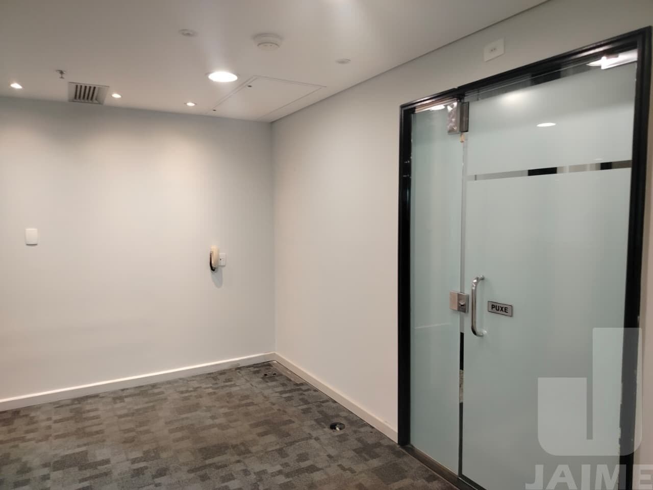 Comercial na AV Angélica — Higienópolis, São Paulo