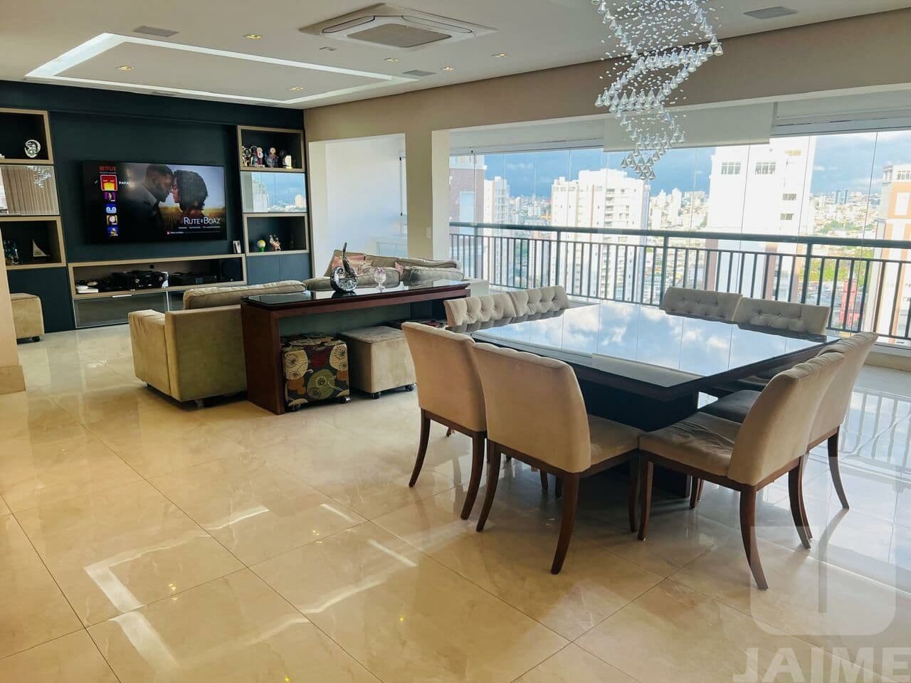 Apartamento de 4 dormitórios na R Lucena — Vila Nova União, São Paulo