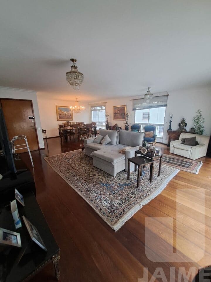 Apartamento de 3 dormitórios na R Doutor Albuquerque Lins — Higienópolis, São Paulo