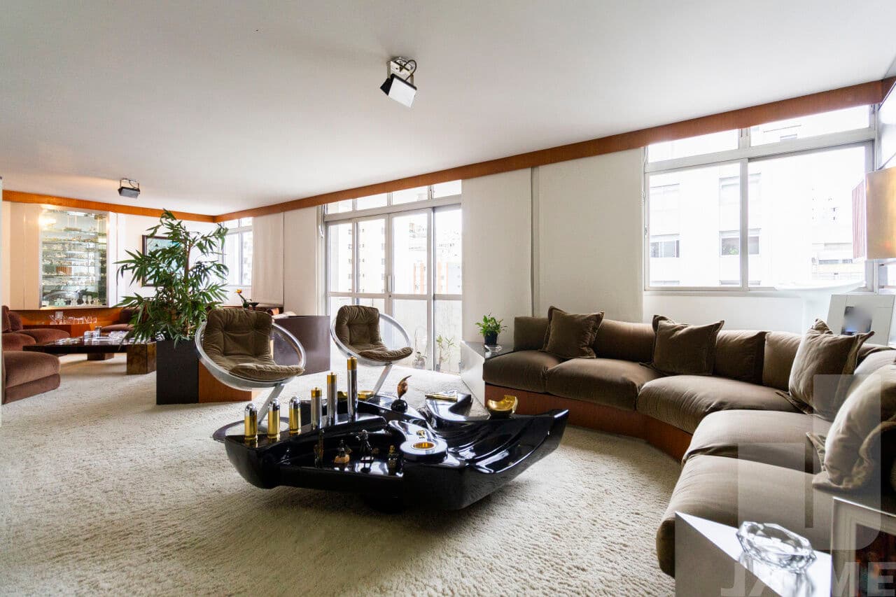 Apartamento de 4 dormitórios na R Batataes — Jardim Paulista, São Paulo