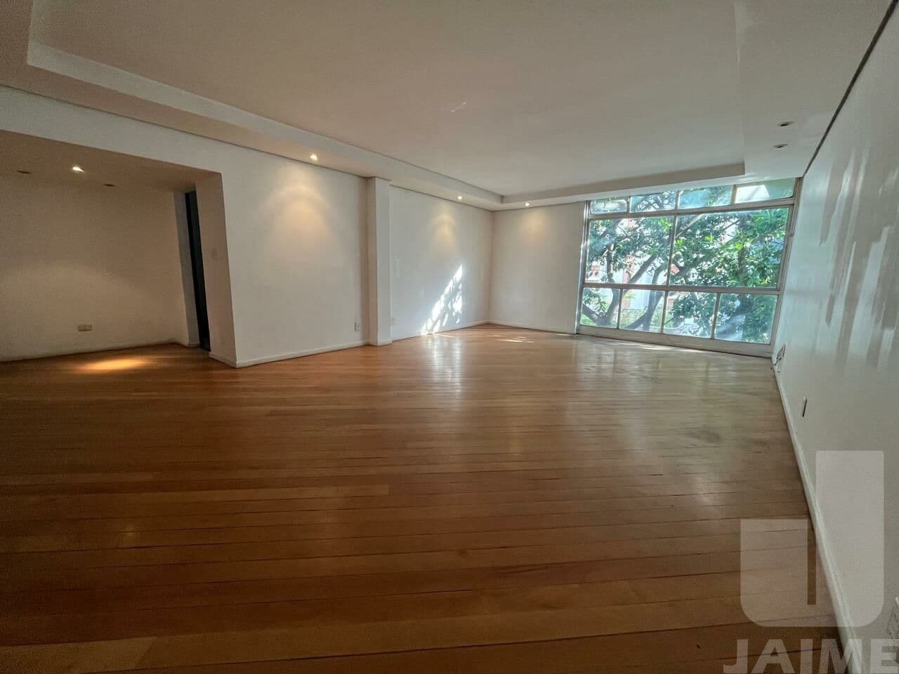 Apartamento de 2 dormitórios na R GOITACAZ — Higienópolis, São Paulo